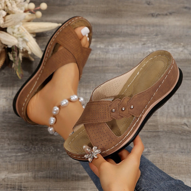 Nerila™ – Atmungsaktive orthopädische Keilsandalen mit hohem Tragekomfort